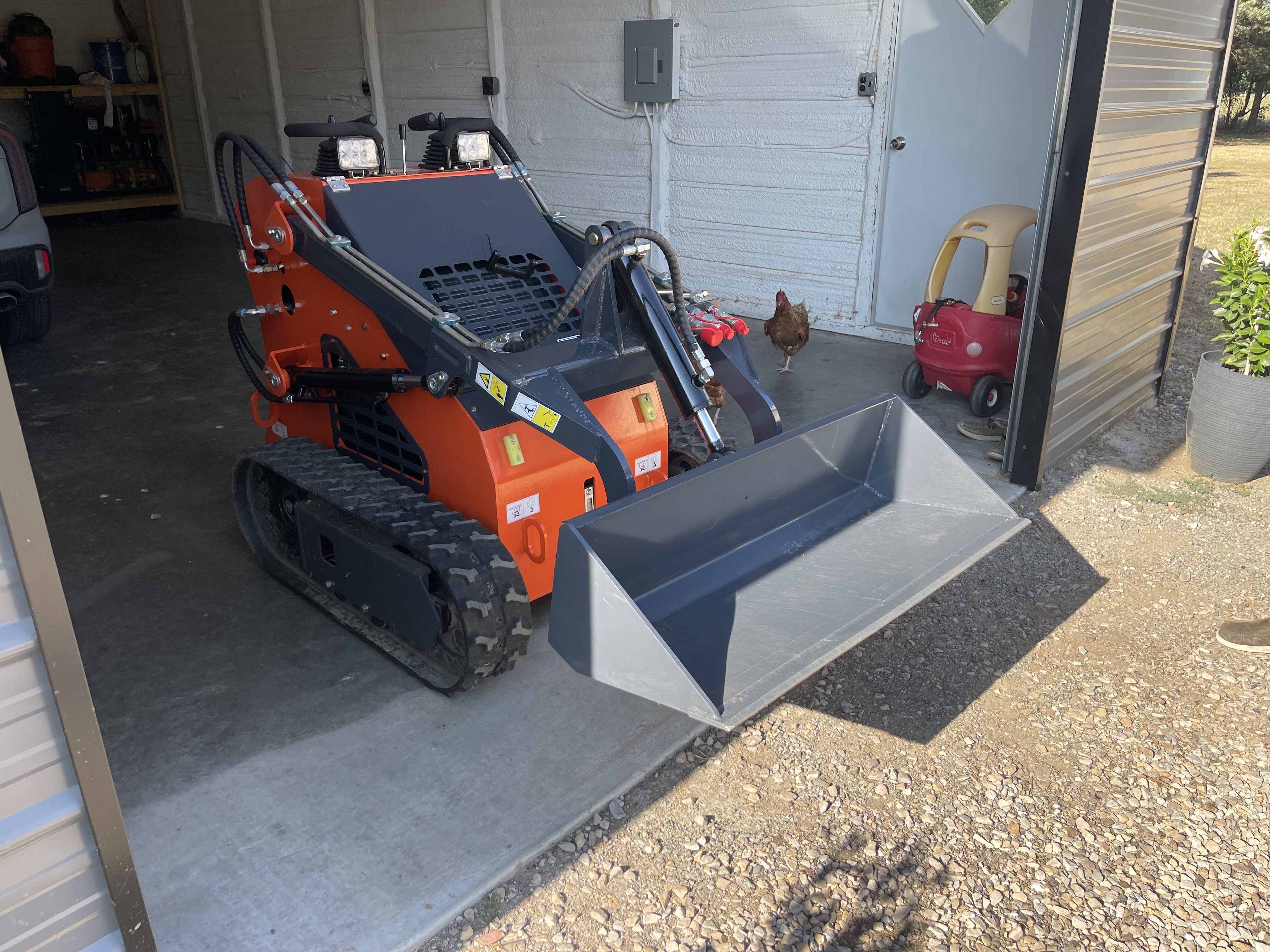 Runtong R740 Mini Skid Steer